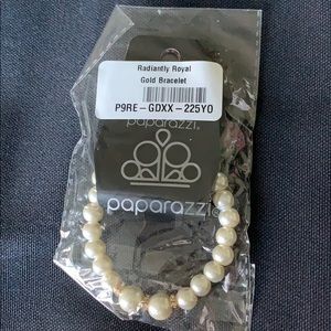 Paparazzi Radiantly Royal Gold & Pearls Bracelet.